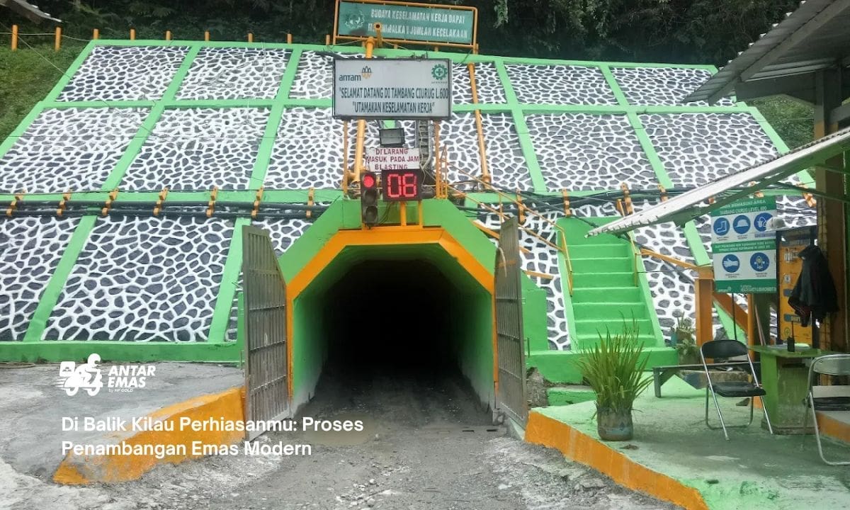 Di Balik Kilau Perhiasanmu: Proses Penambangan Emas Modern
